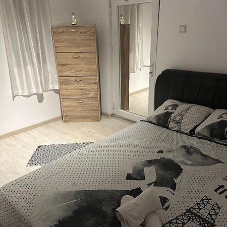 Apartamnet Regim Hotelier بوخارست المظهر الخارجي الصورة