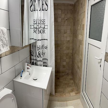 Apartamnet Regim Hotelier بوخارست المظهر الخارجي الصورة